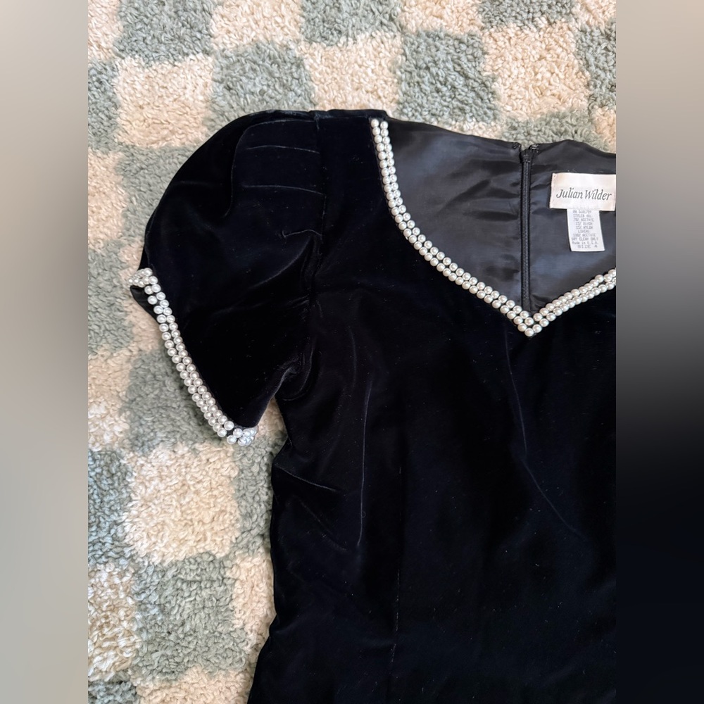 Vintage Classic Black Velvet Dress with Pearl Trim and Puff Sleeves Feminine 4 - Picture 2 of 11